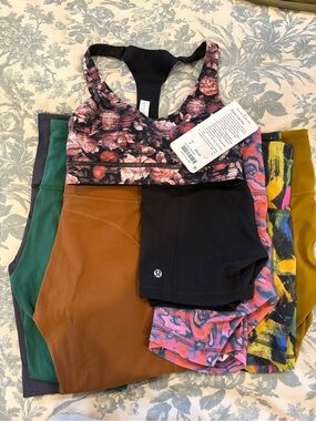lululemon Women's Runner  Bundle Mixed Color Leggings & Sports Bra Resell Box